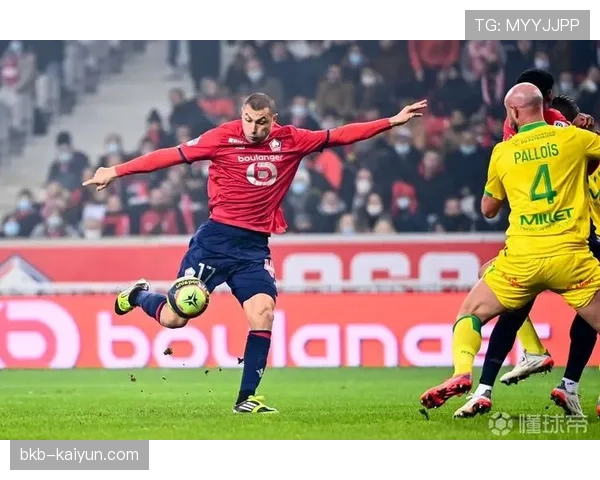 法甲联盟讨论VAR技术升级方案，计划引入半自动越位系统提升判罚精度